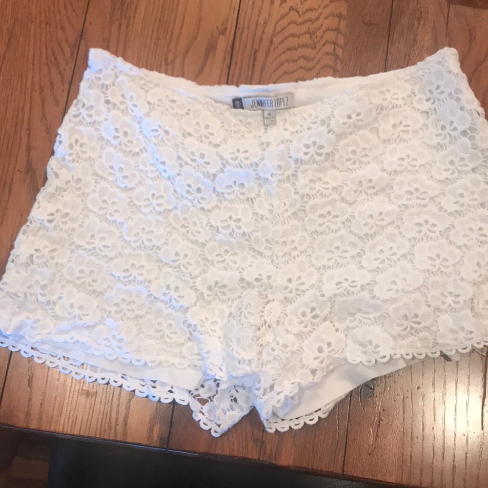 Jennifer Lopez white lace fashion shorts